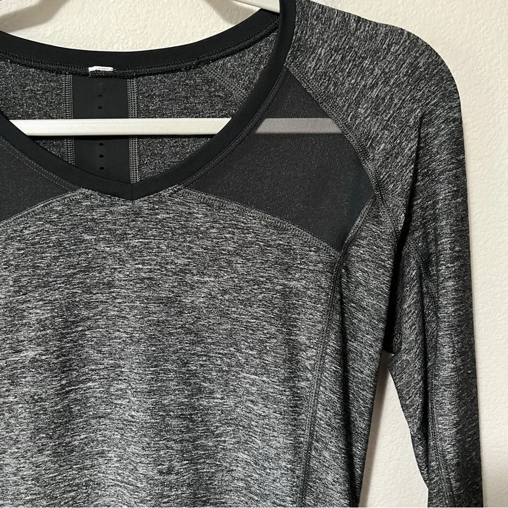Lululemon Women’s Size 6 Pace Pusher Long Sleeve Top Heathered Black Mesh Luon